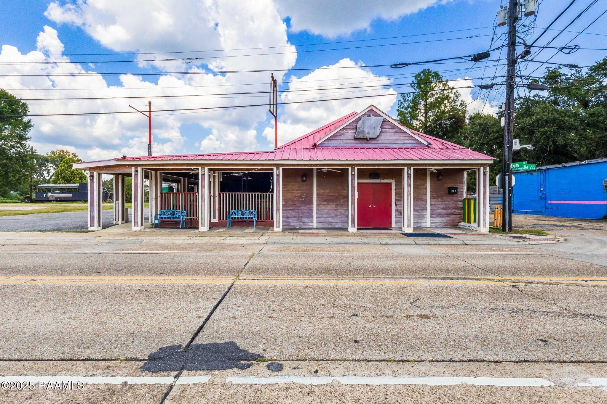 Property Image for 945 E Simcoe Street
