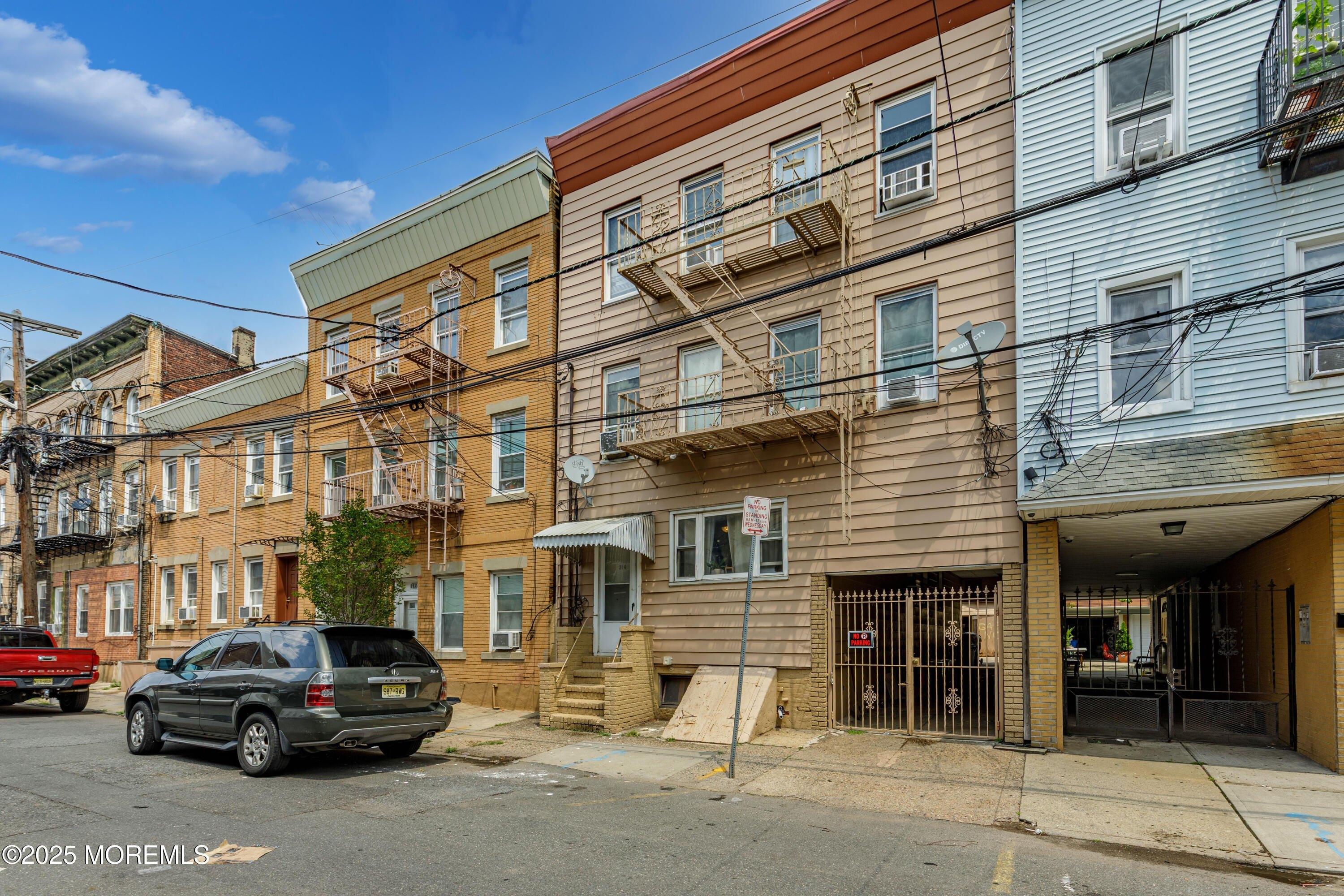 Property Image for 314 E Kinney Street