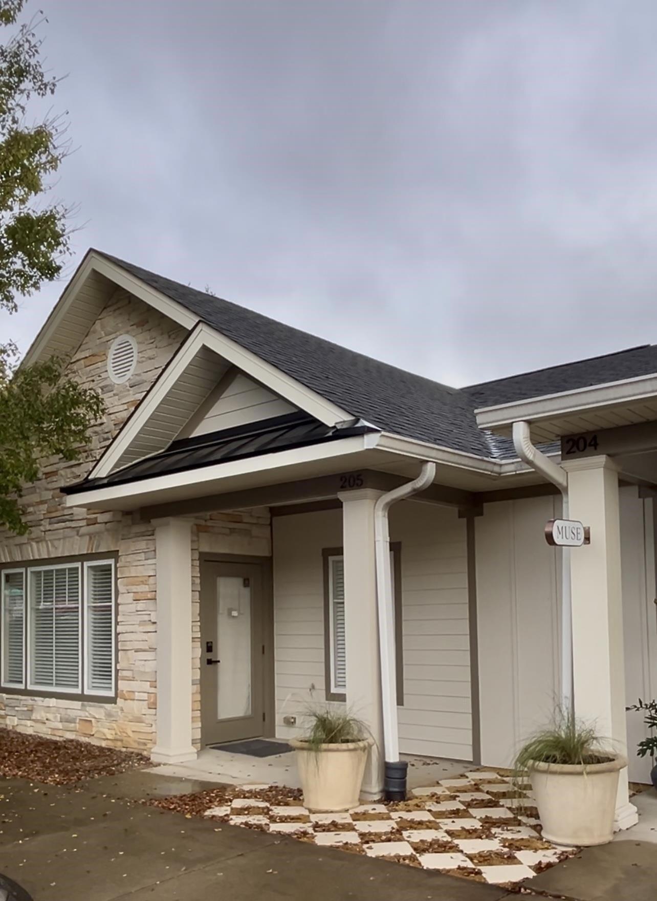 Property Image for 1725 NE Capital Circle unit: 205 205
