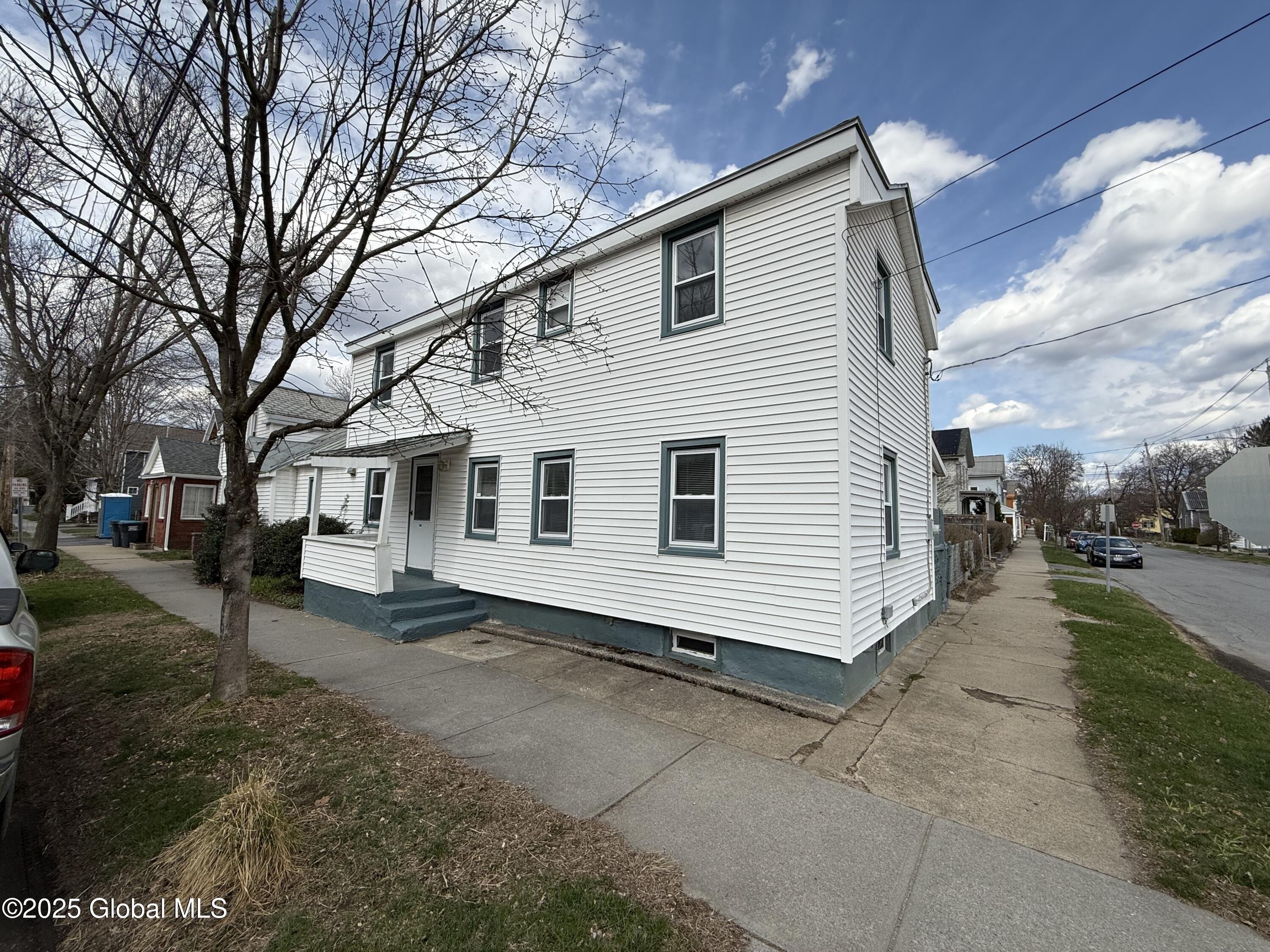 いおり 12866 Homes For Sale & 12866 Real Estate - 245 Homes | Trulia