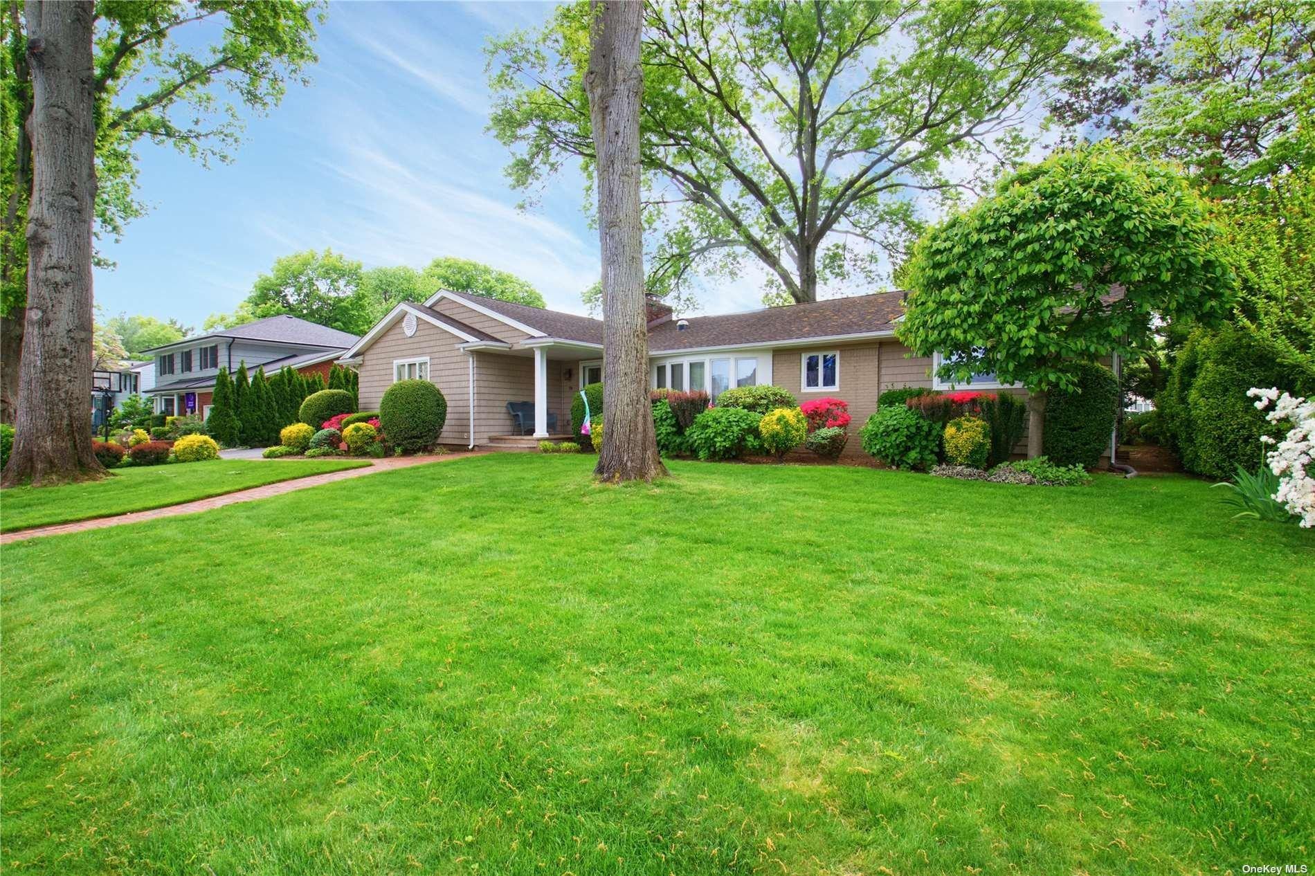 Stewart Manor Real Estate Find Houses & Homes for Sale in Stewart