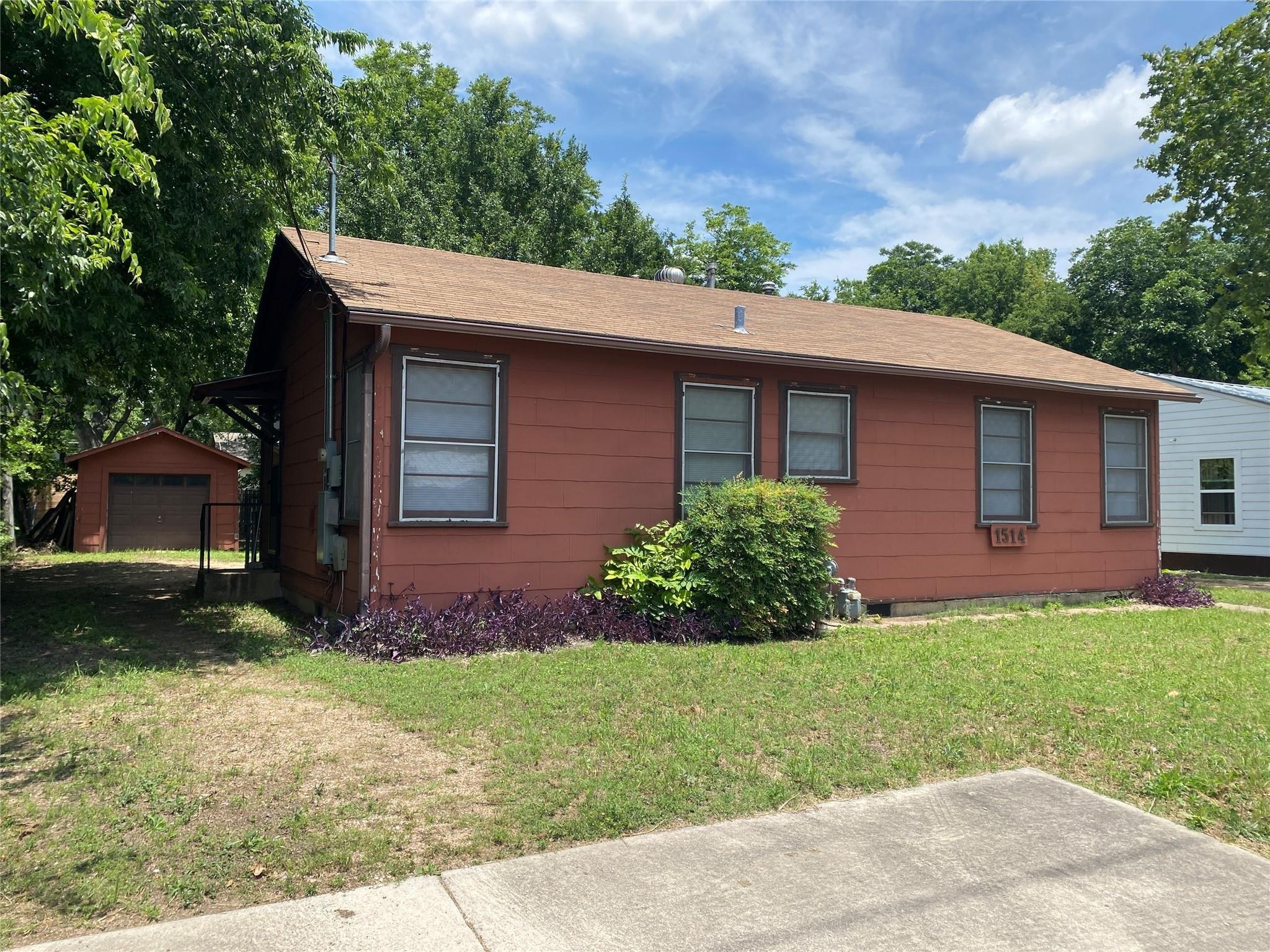 Property Image for 1514 W Koenig LN
