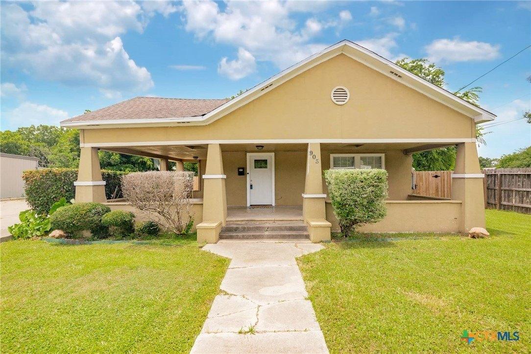 Property Image for 905 N Navarro Street
