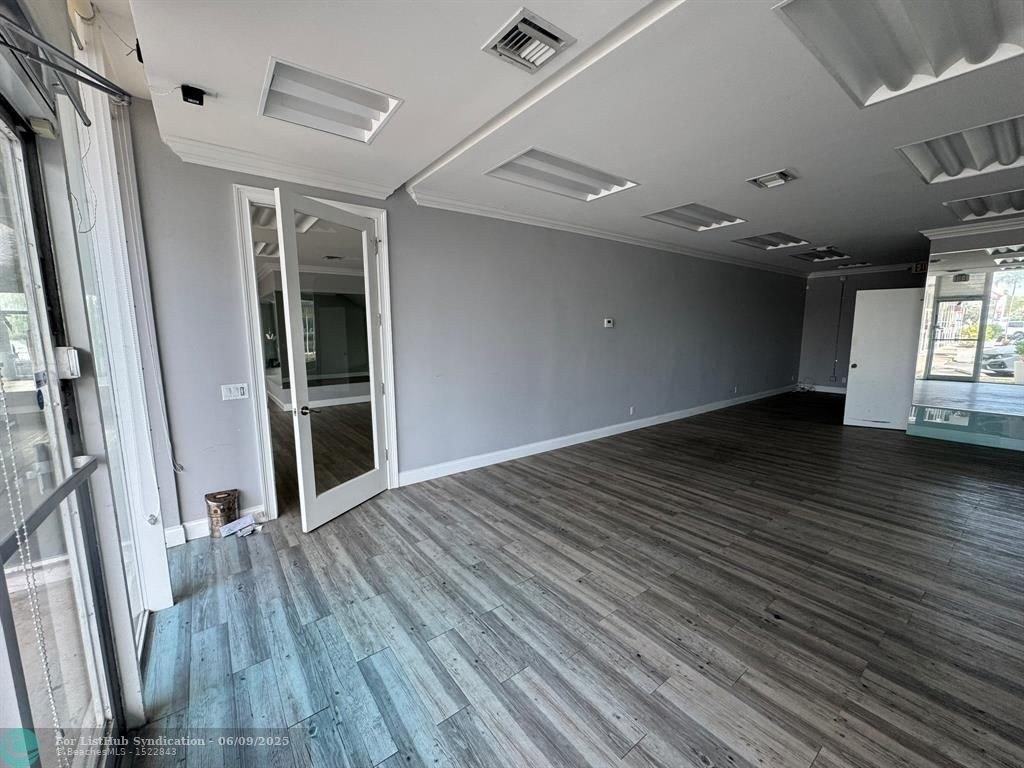 Property Image for 2831 E Oakland Park Blvd 7