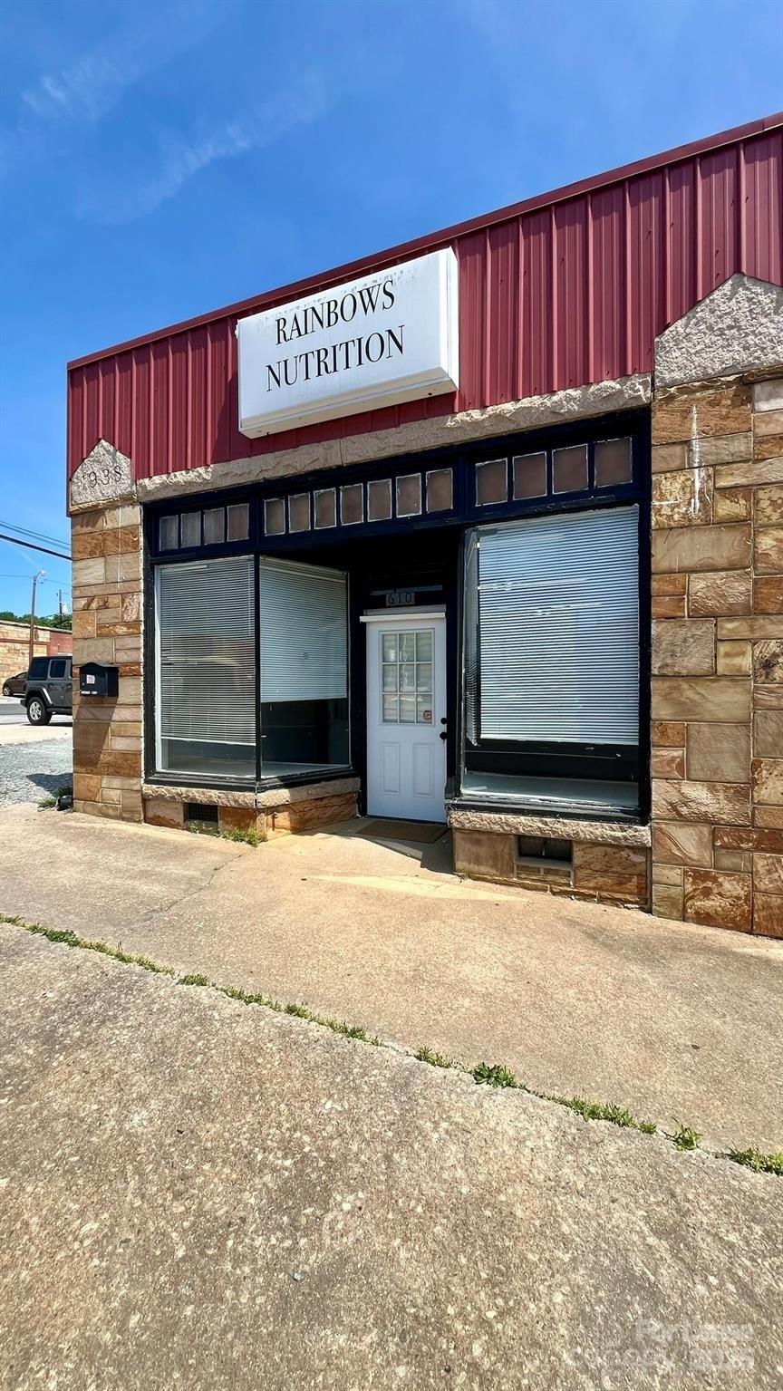 Property Image for 610 N Cannon Boulevard