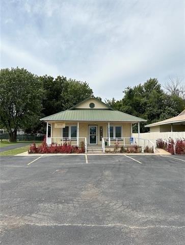 Property Image for 615 S Broadway Street