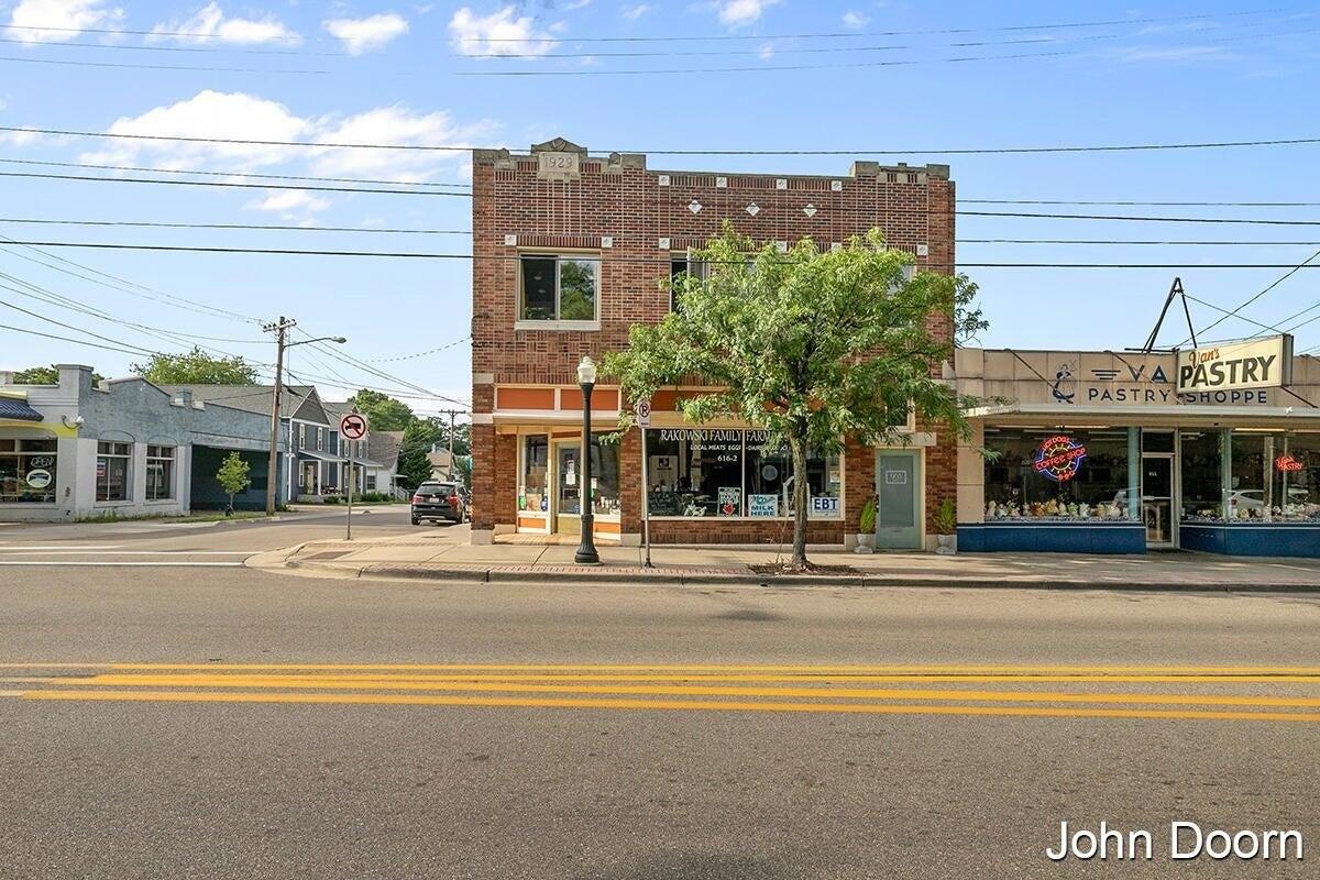 Property Image for 953 Fulton Street E