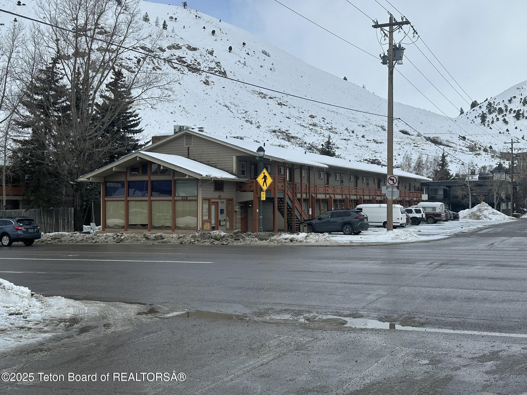 Property Image for 325 & 335 W Broadway