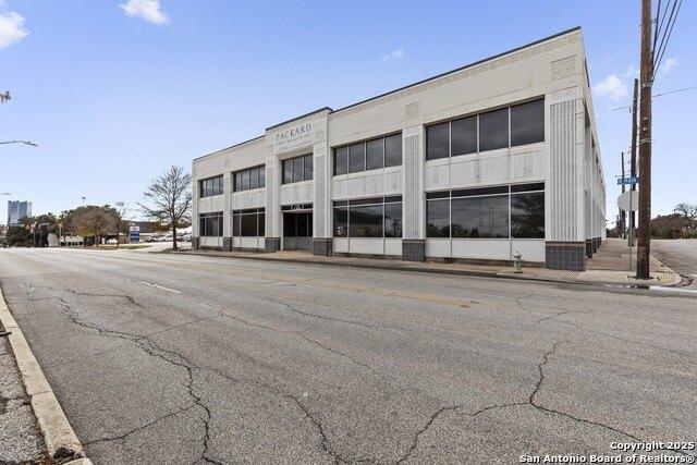 Property Image for 1123 N Main Ave