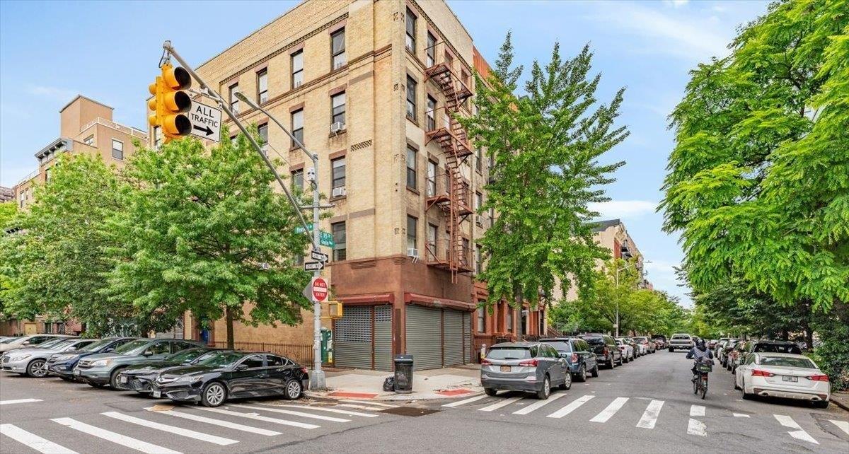 Property Image for 279 Pleasant Avenue North Commercial