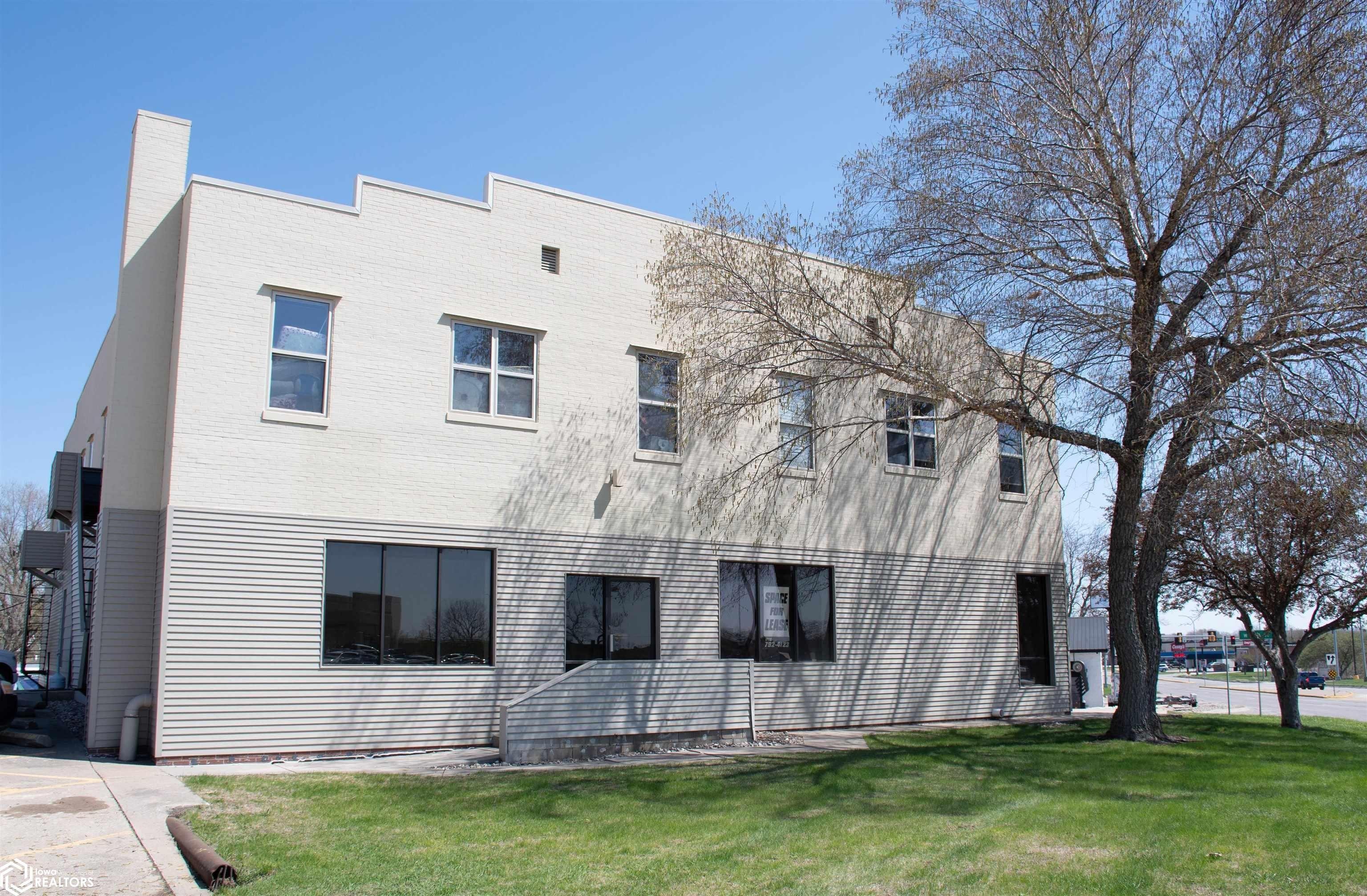Property Image for 818 W 8Th Street