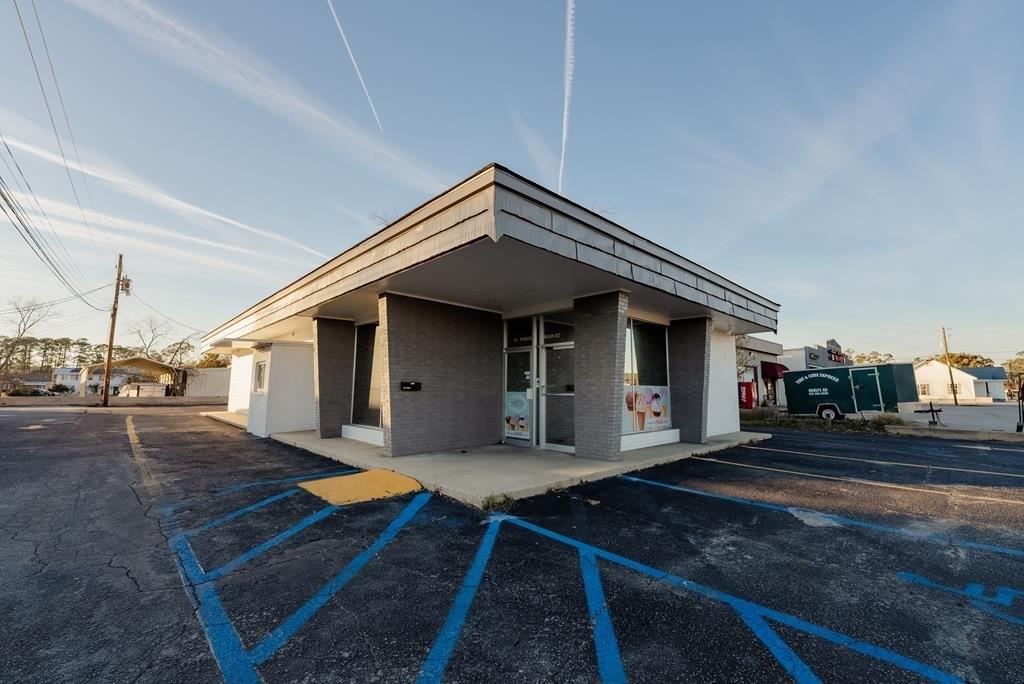Property Image for 85 NE Main Street