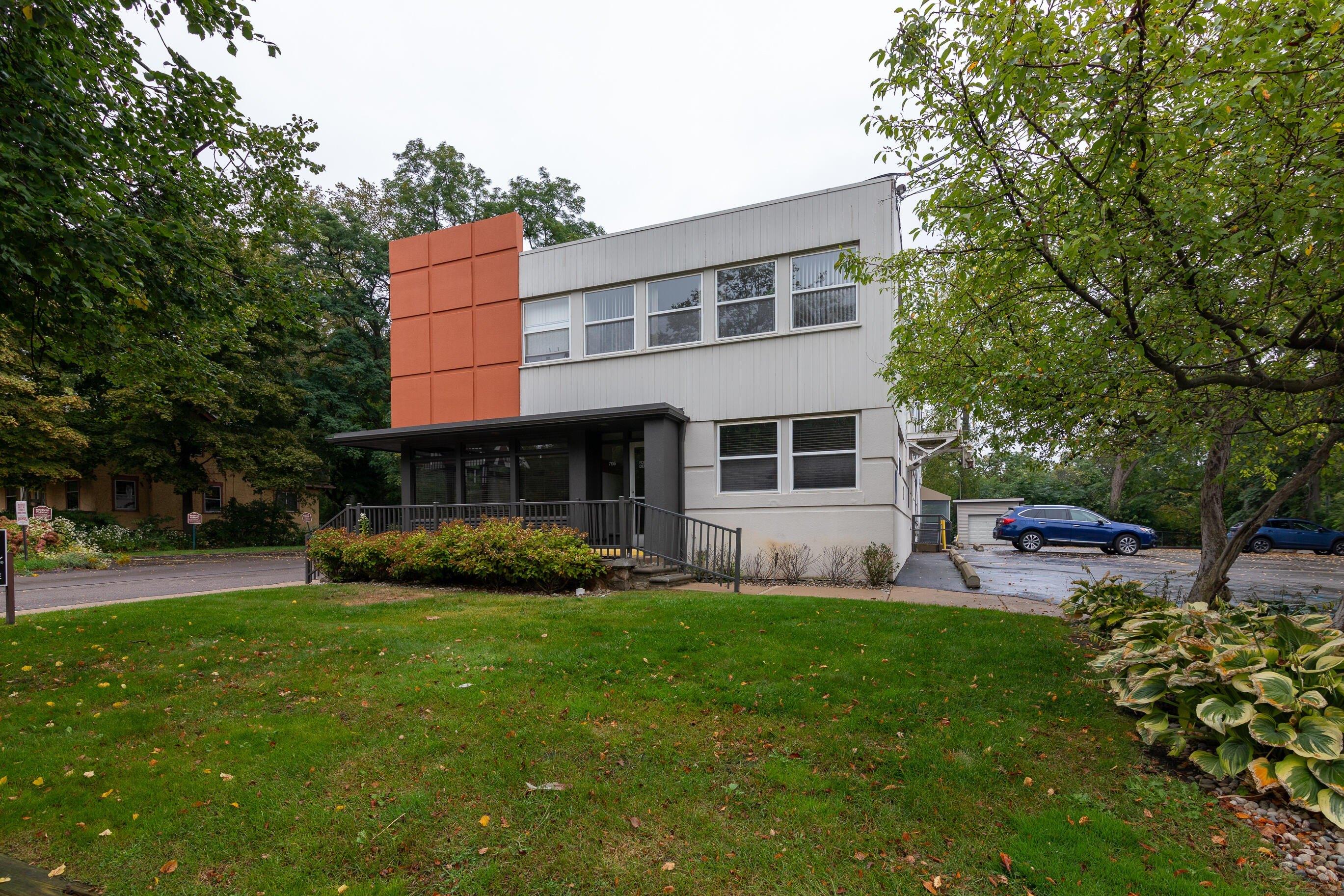 Property Image for 706 W Huron Street 1