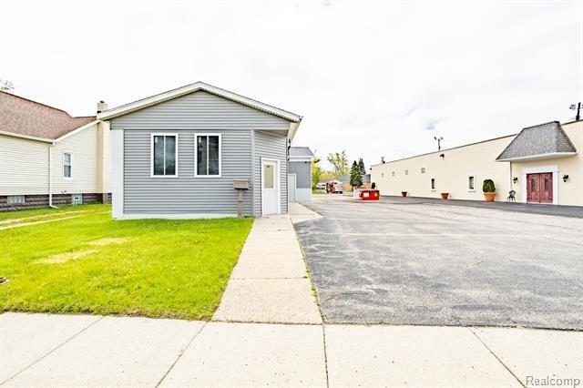 Property Image for 1612 LAPEER Avenue