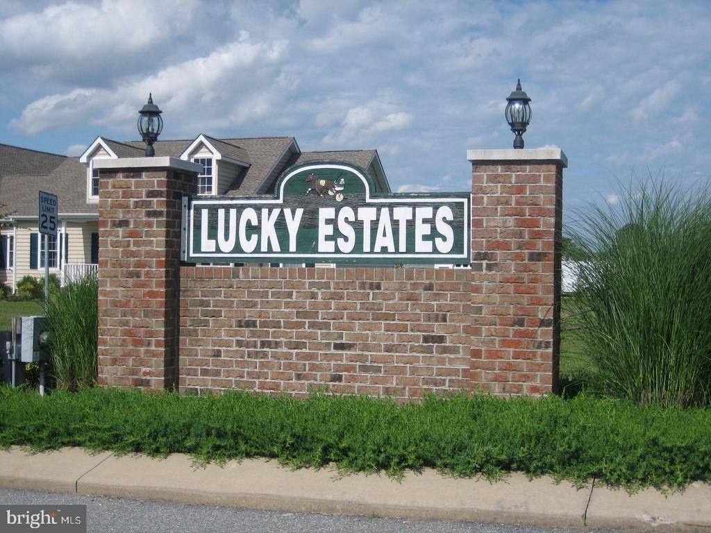 Property Image for 129 East Lucky Estates Drive