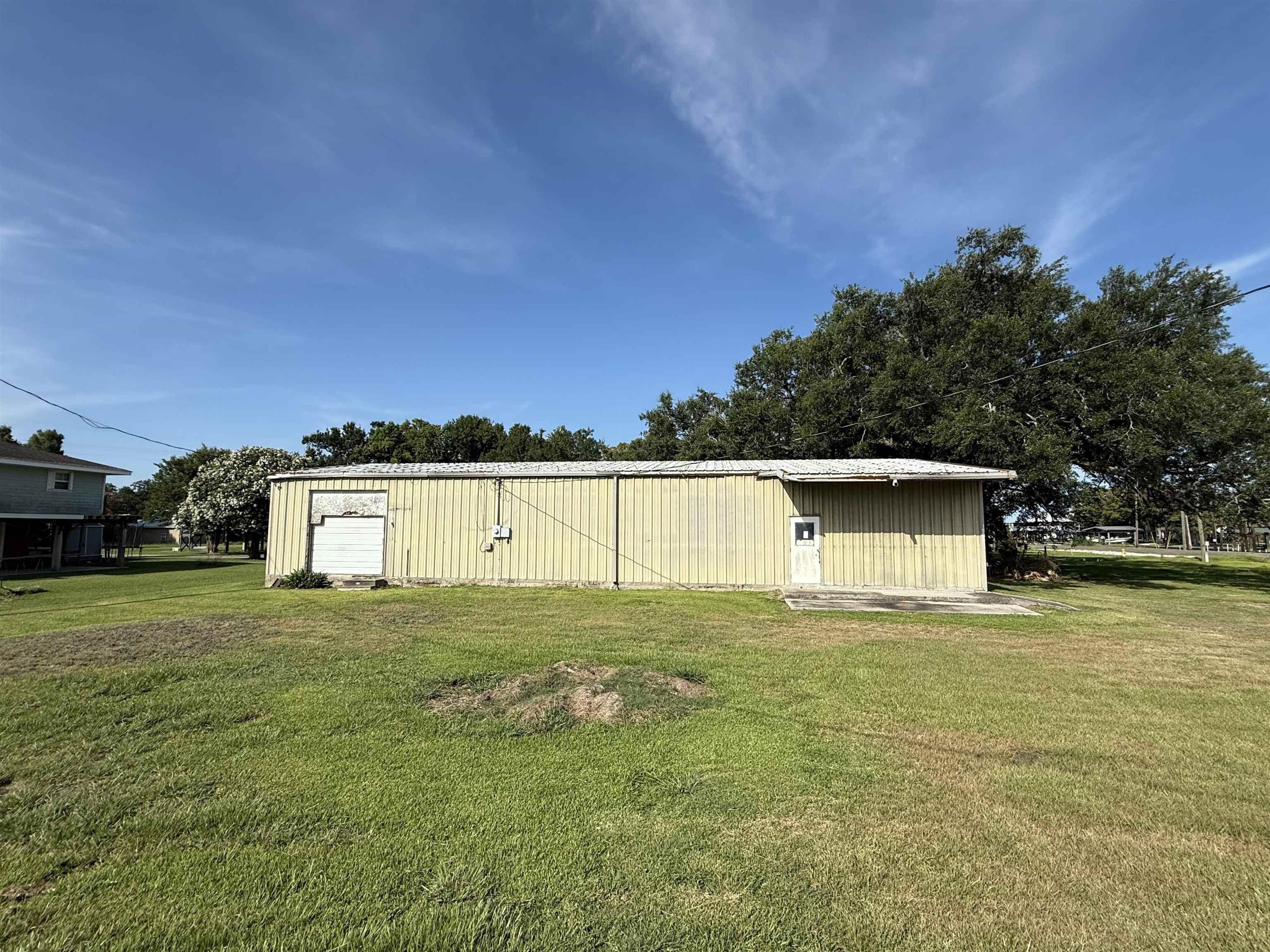 Property Image for 1905 Bayou Dularge Rd