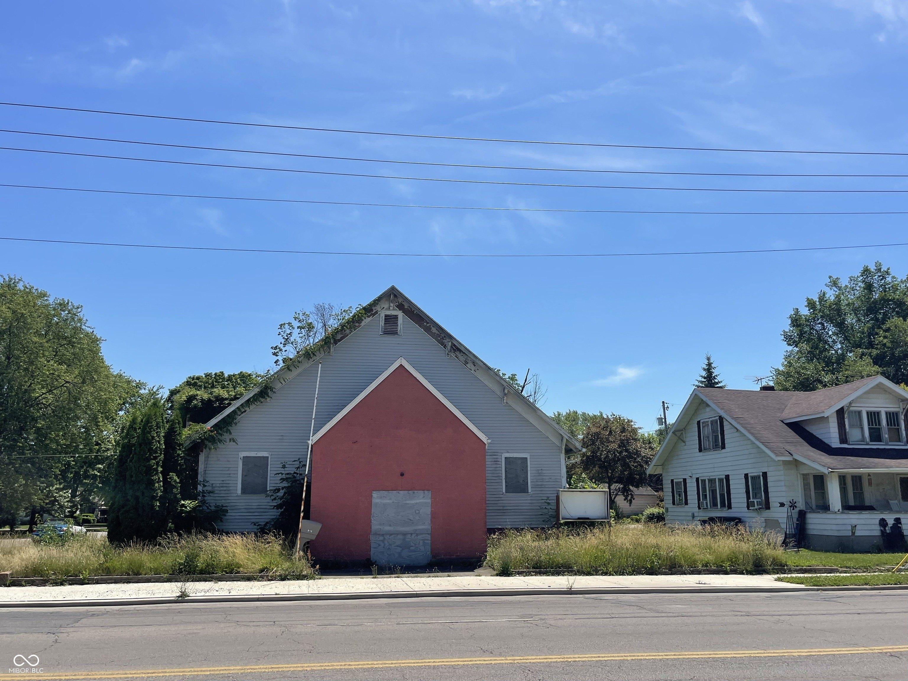 Property Image for 915 E Memorial Drive
