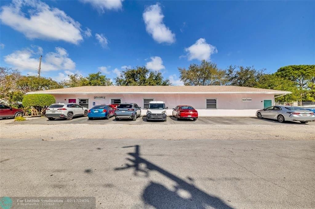 Property Image for 2520 N Dixie Hwy