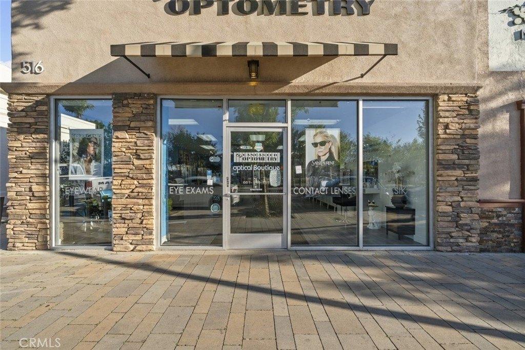Property Image for 516 W Lancaster Boulevard