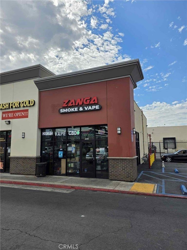 Property Image for 10321 Magnolia Avenue