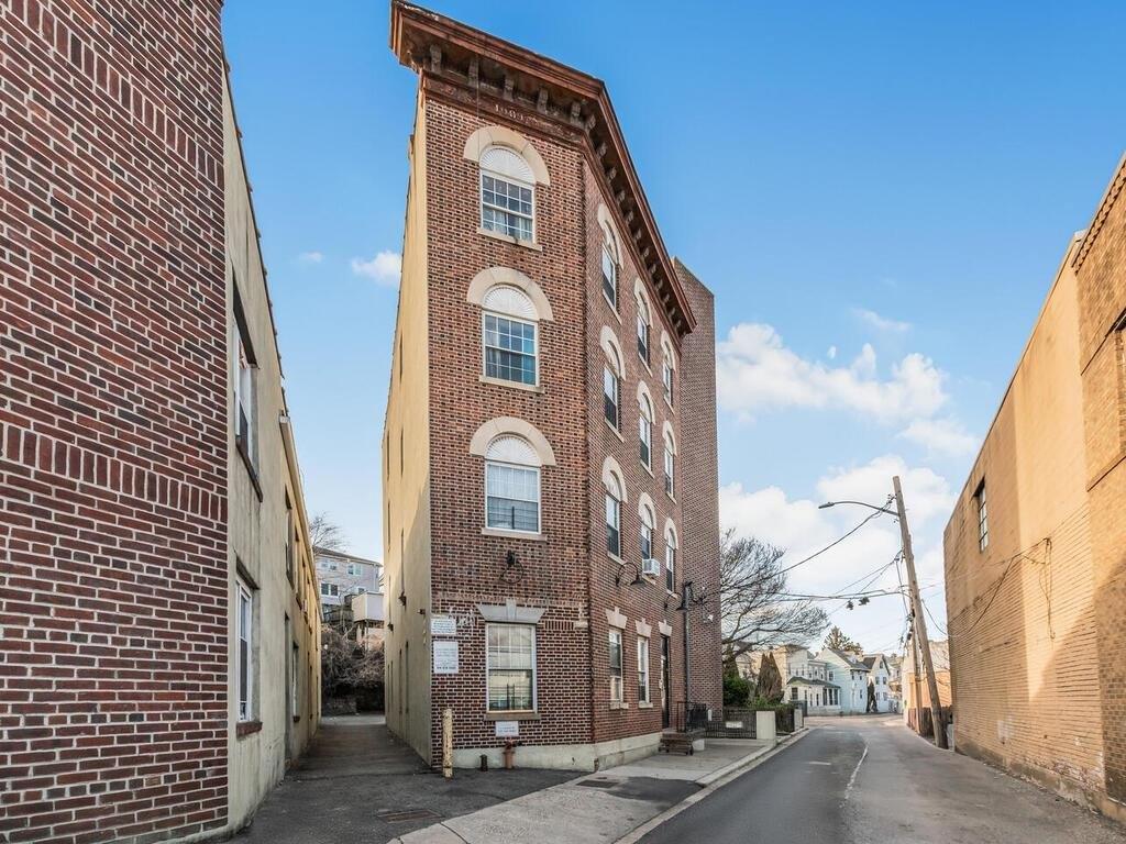 Property Image for 4 Everett Street