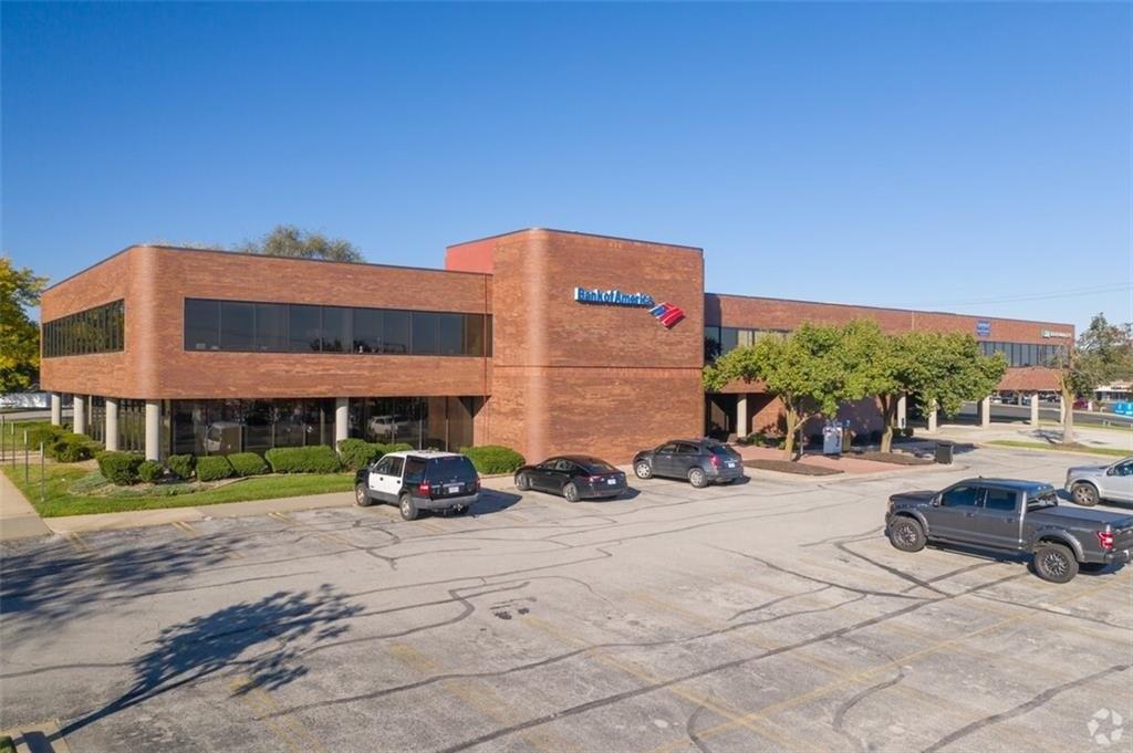 Property Image for 8320 N Oak Trafficway