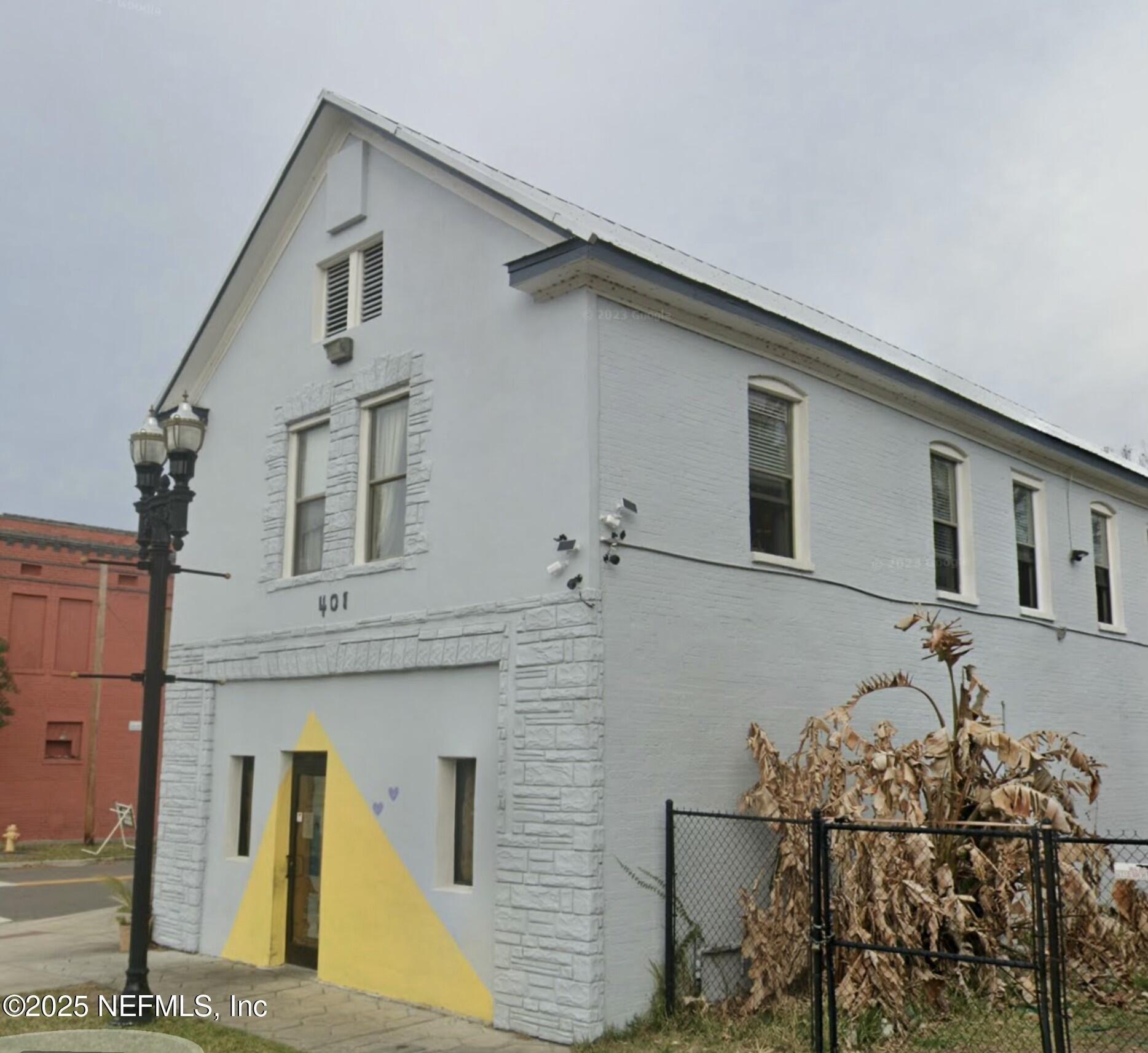 Property Image for 401 E 8TH Street