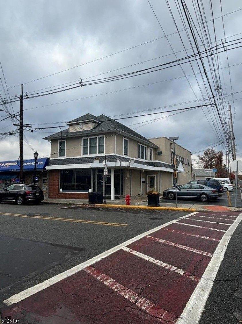 Property Image for 207 Diamond Bridge Ave