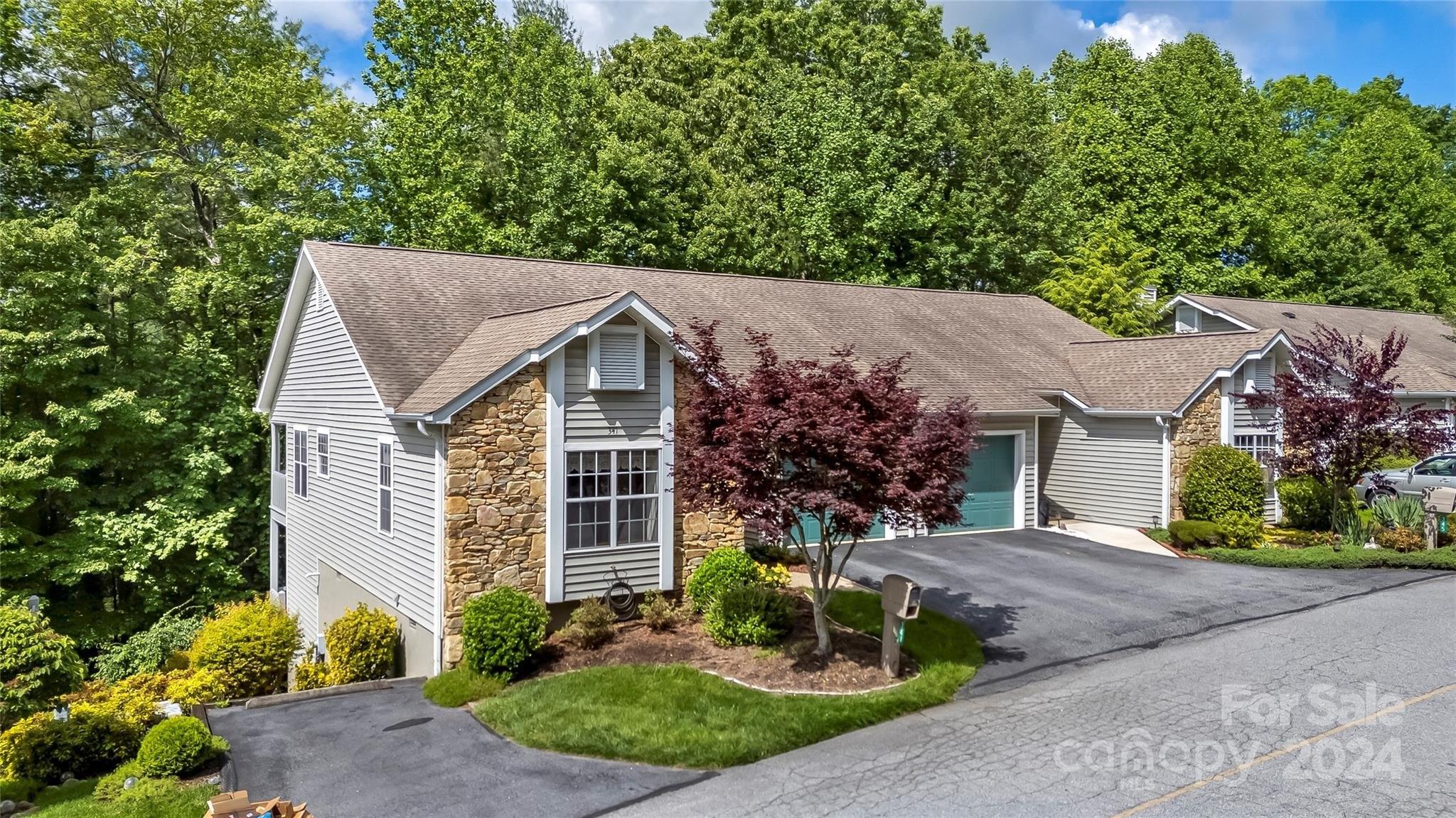 341 Laurel Park Place, Hendersonville, NC 28791 MLS 4142296 CENTURY 21