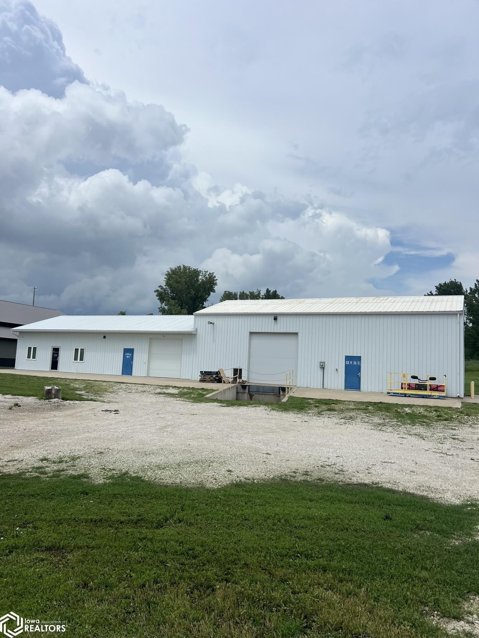 Property Image for 838 W 6th Street