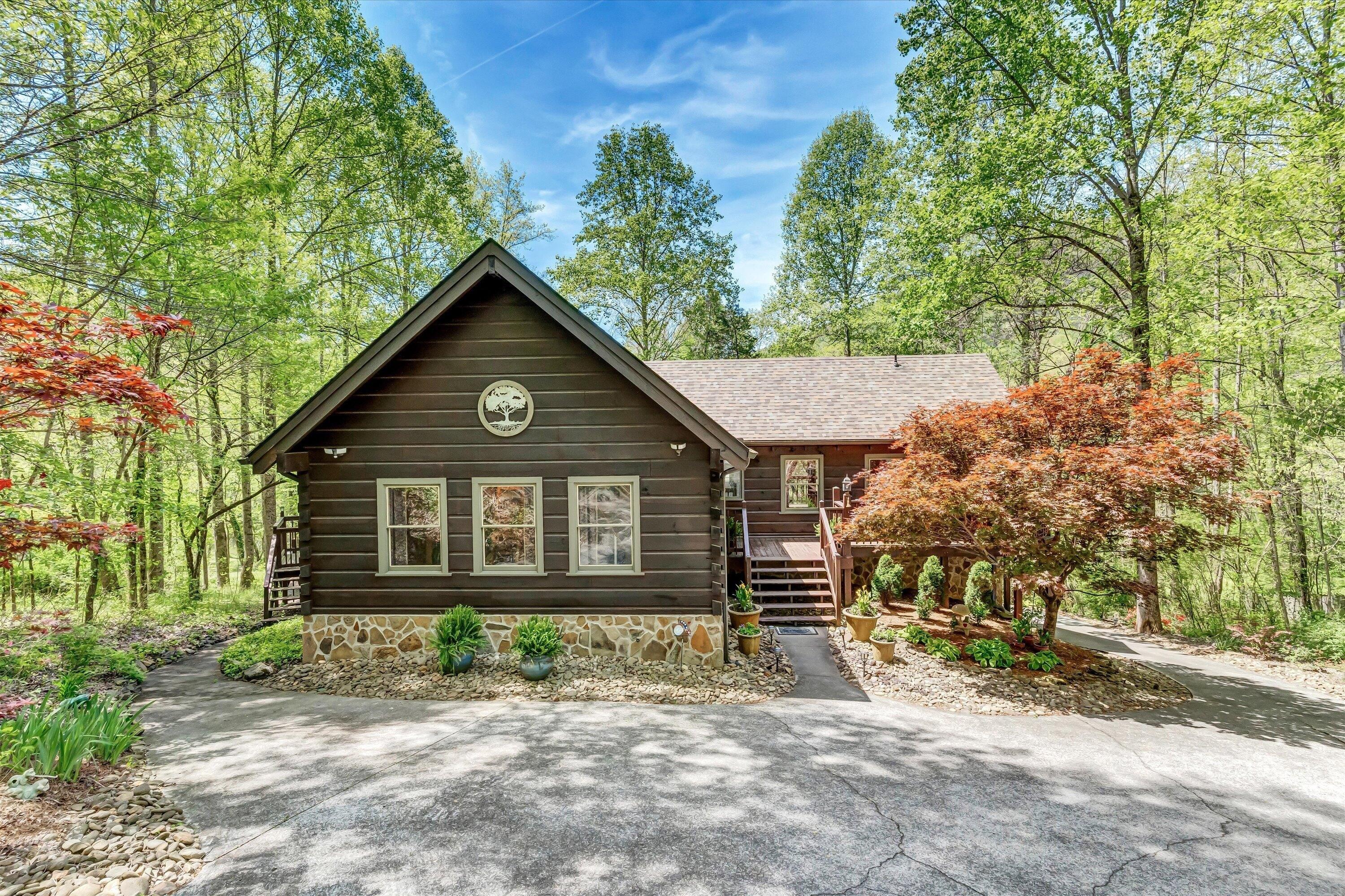 Property Image for 156 E Leatherwood Drive