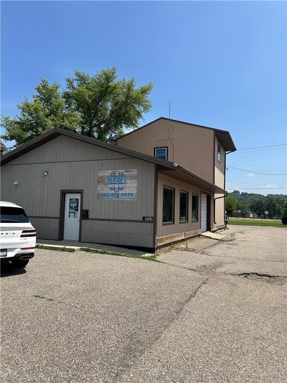 Property Image for 1109 N Riverfront Drive