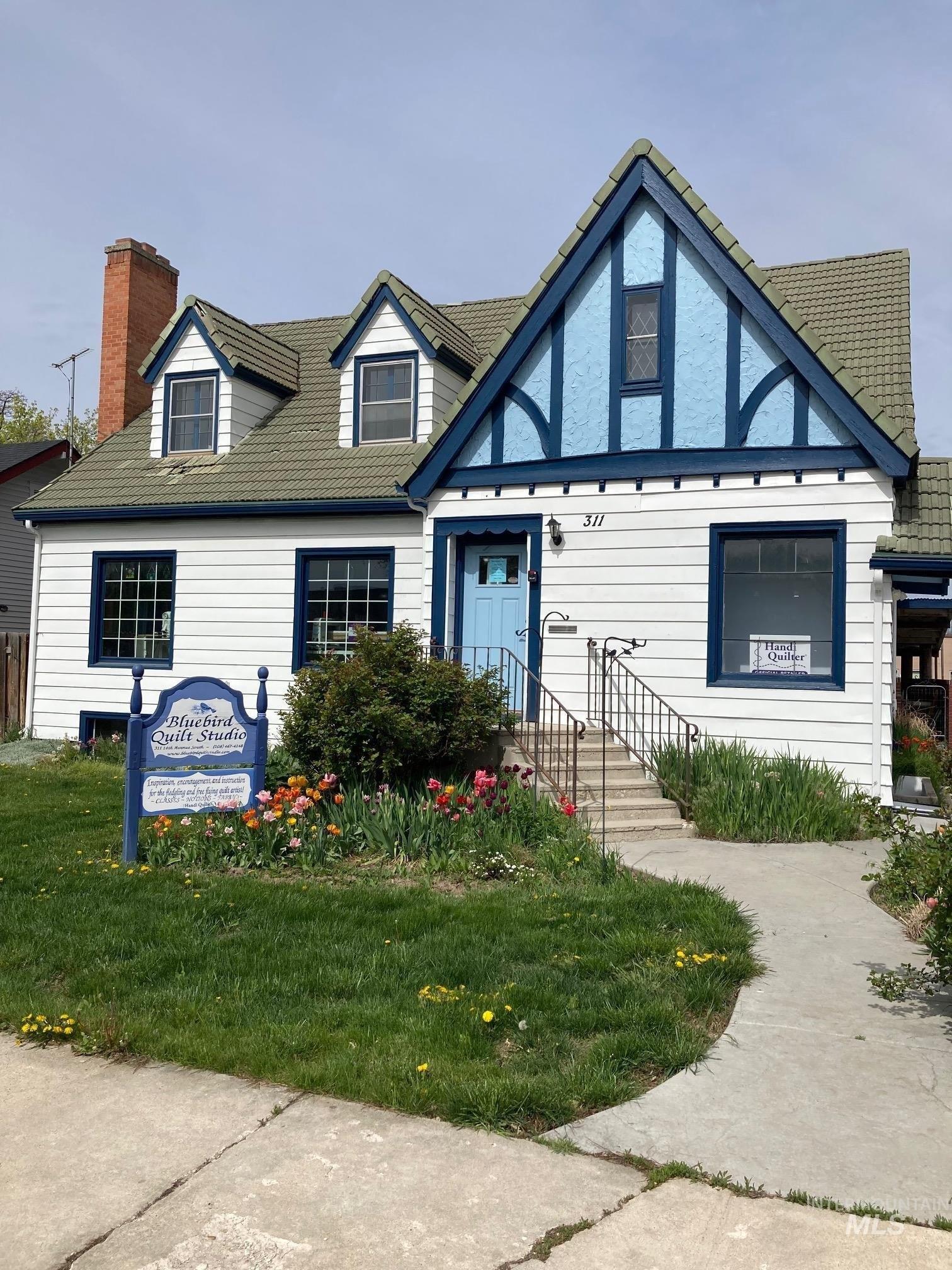 Property Image for 311 14 Ave S