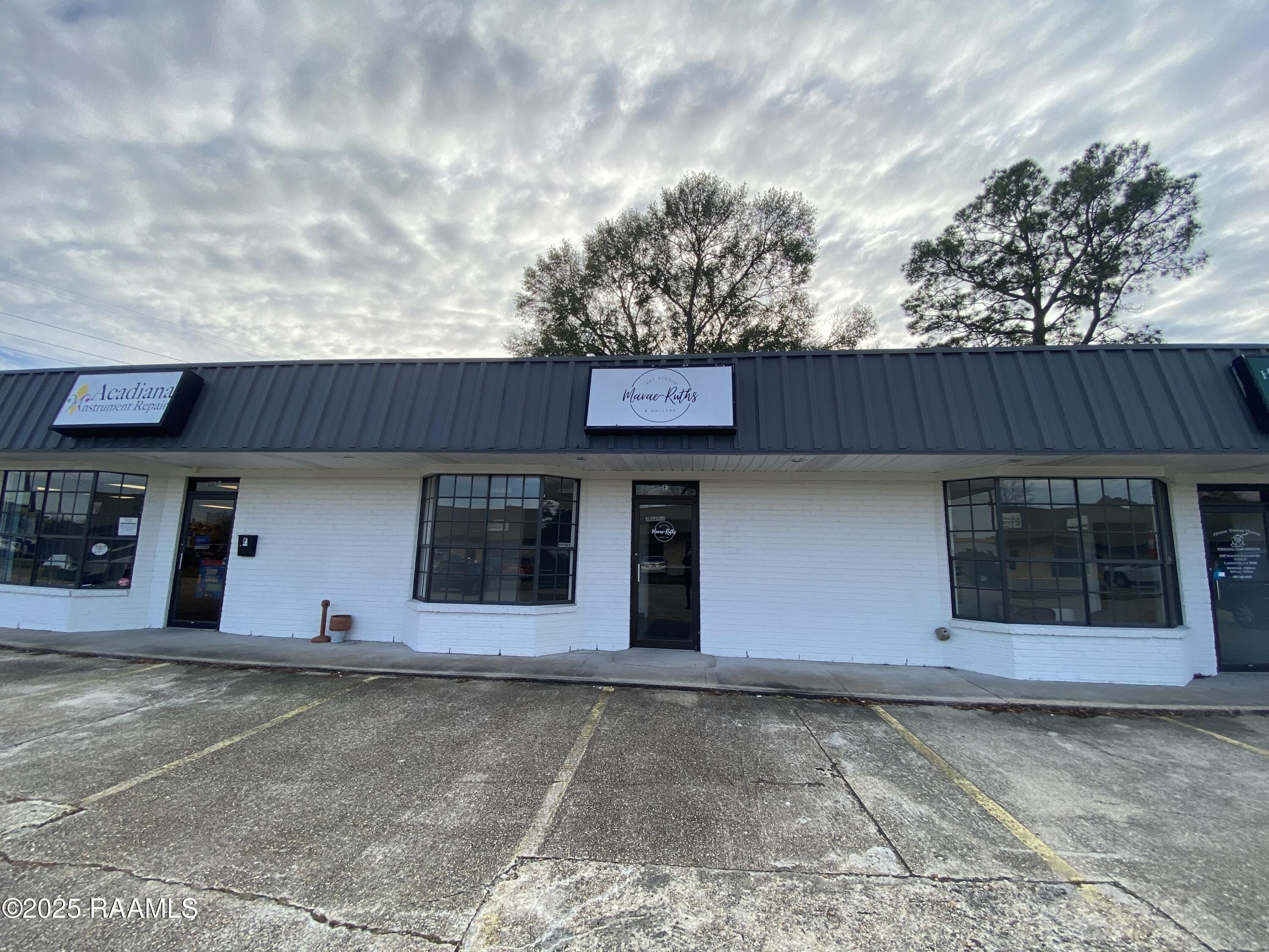 Property Image for 1507 Kaliste Saloom Road E