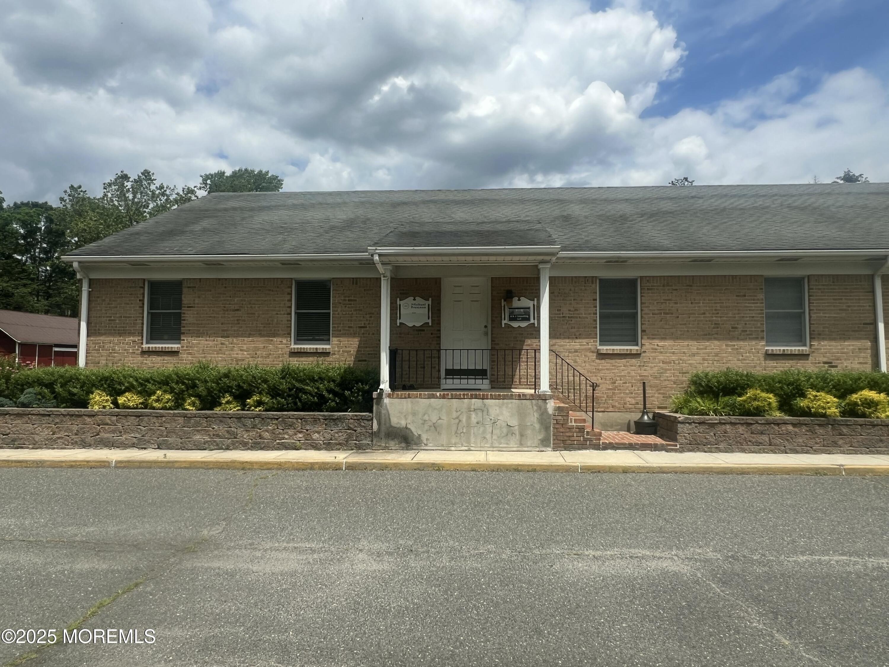 Property Image for 22 S Holmdel Road 7