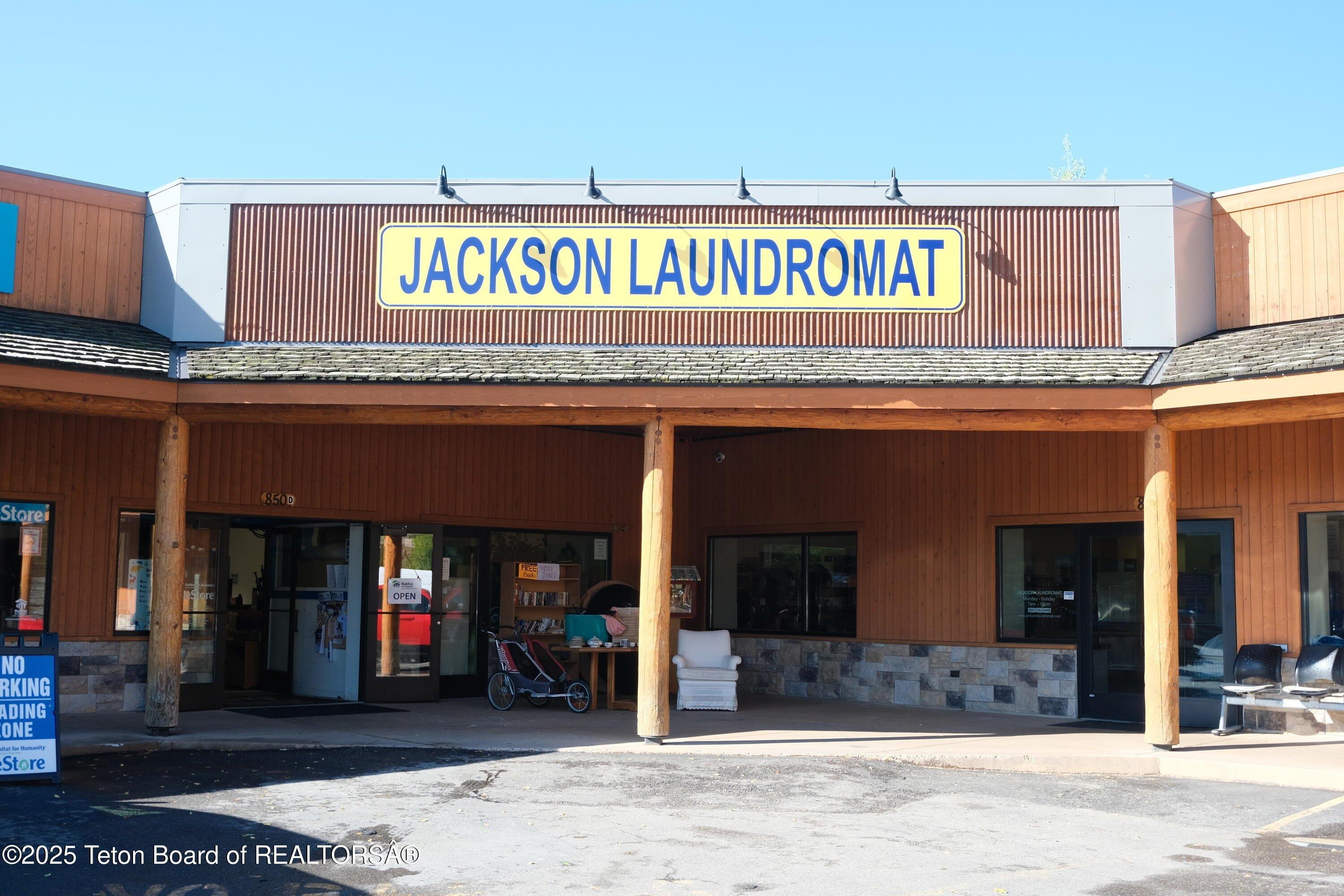 Property Image for 850 W BROADWAY Avenue unit: F F