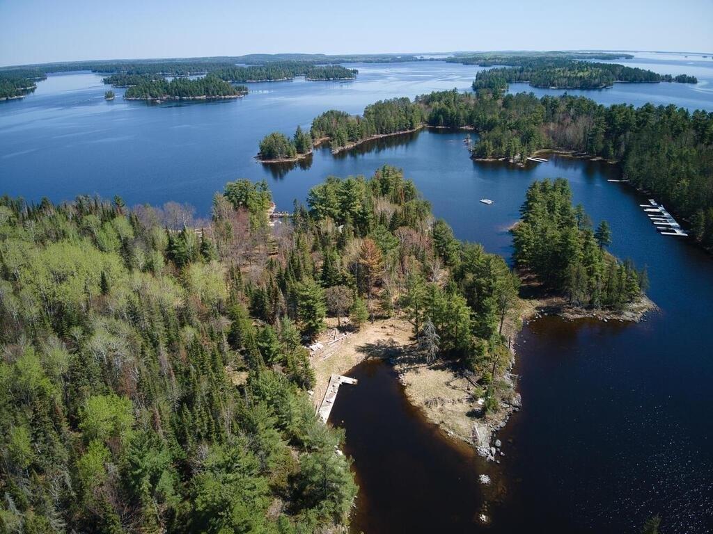 Property Image for 2000 Red Crest