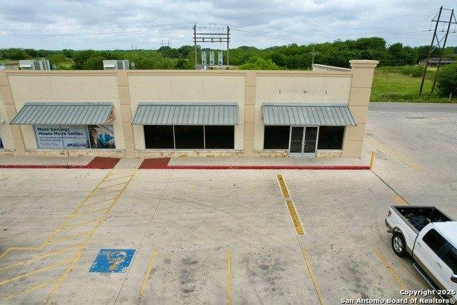 Property Image for 1360 W Oaklawn C