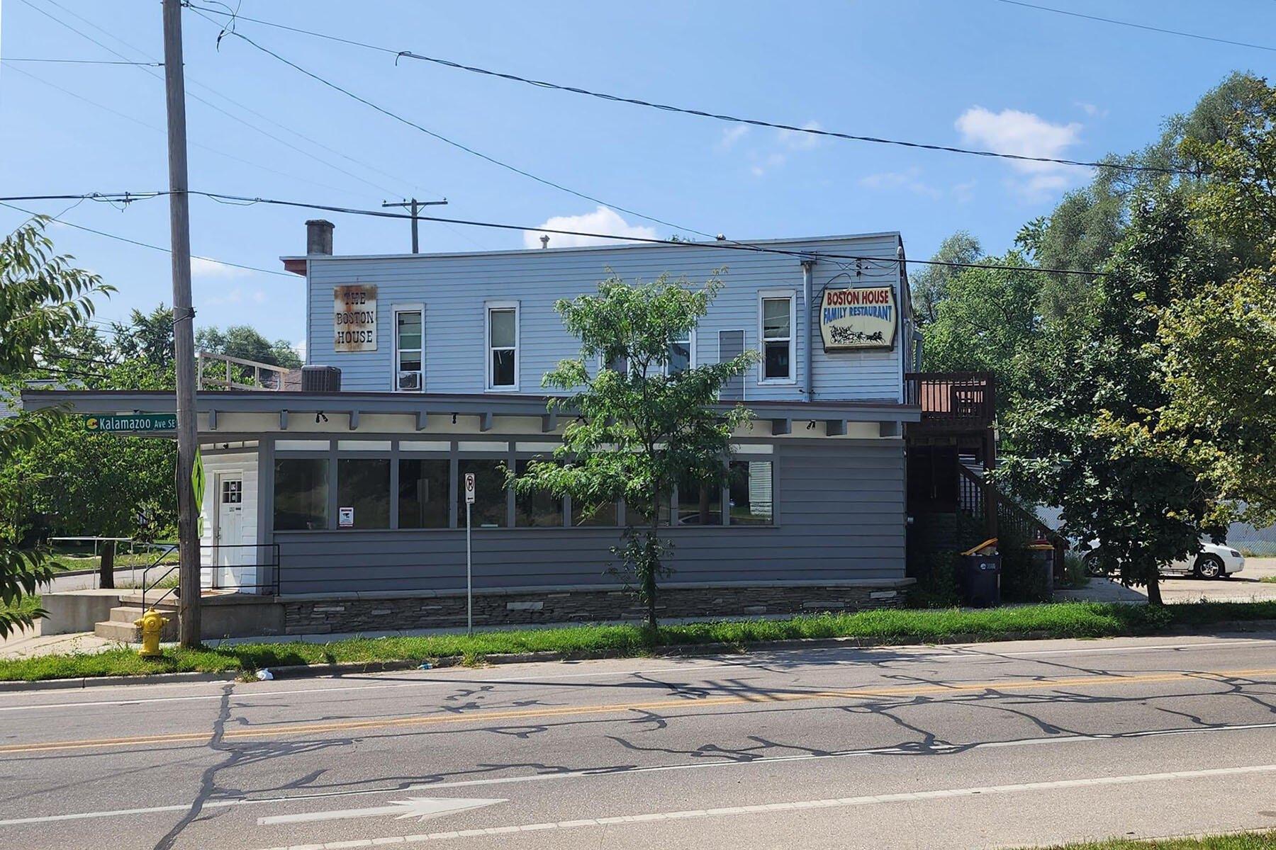Property Image for 1353 Kalamazoo Avenue SE