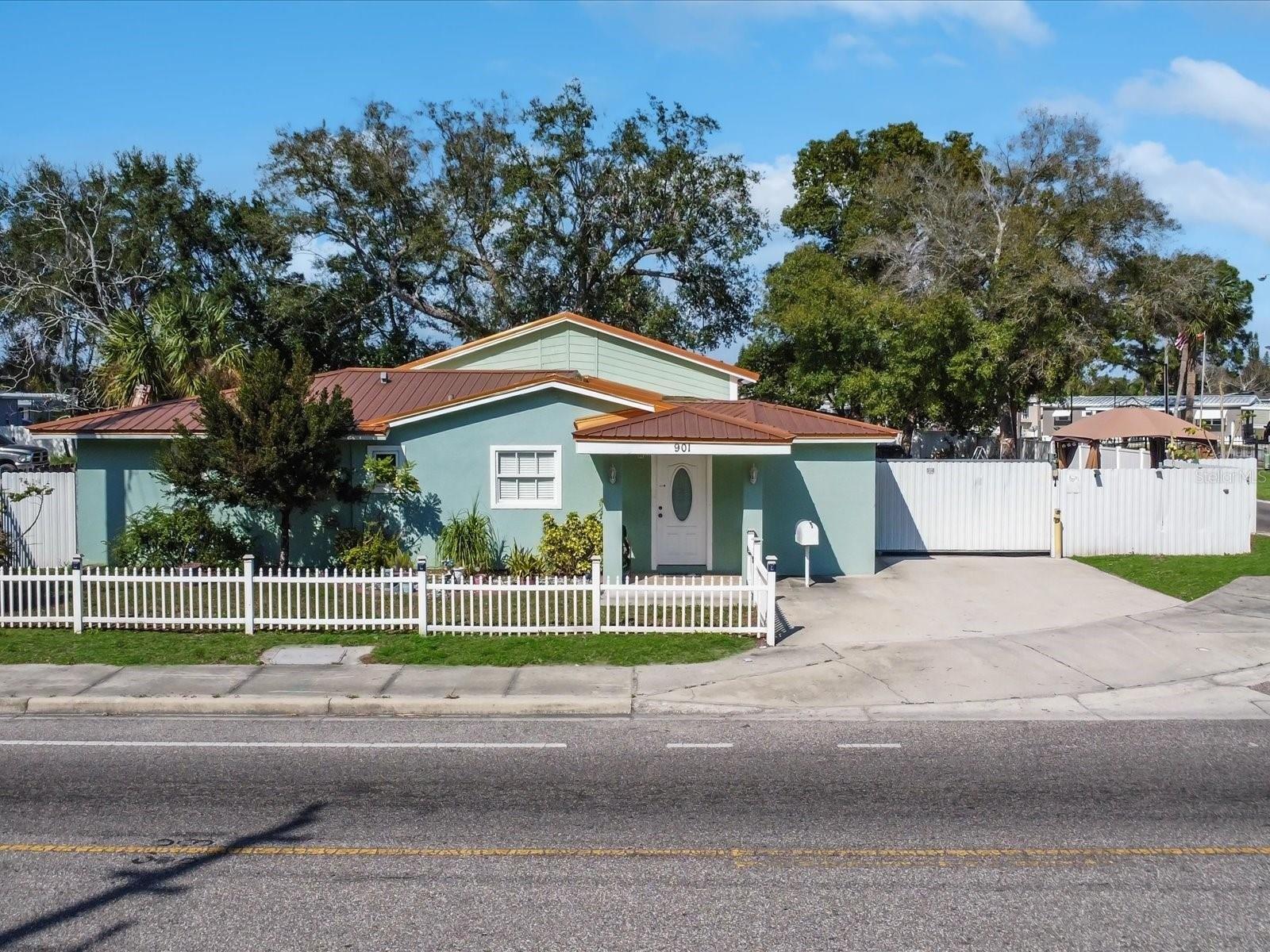 Property Image for 901 W Donegan Avenue